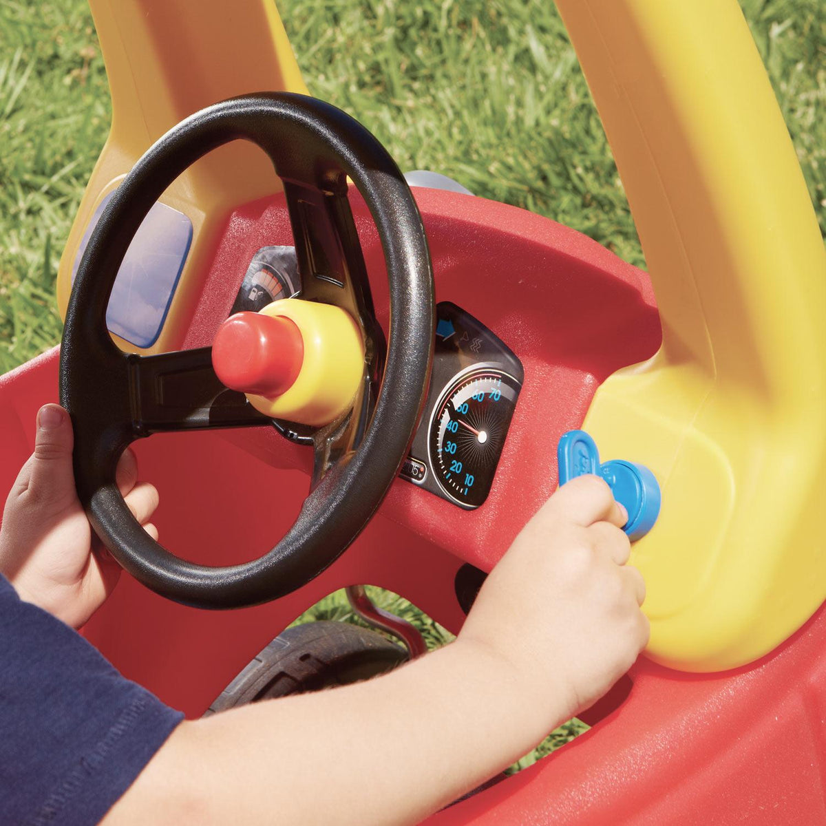 Cozy Coupe Classic Ride-On Car - Working Door & Horn | Little Tikes Trending
