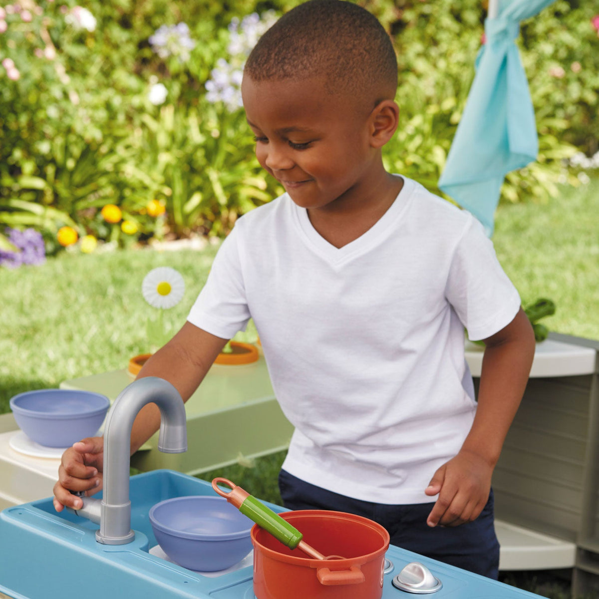 Backyard Bungalow Outdoor Playhouse | Little Tikes Sale